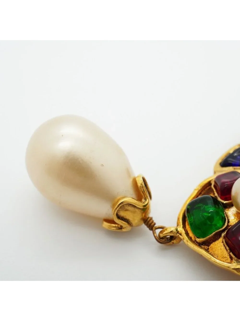 Chanel Brooch Vintage CC Logo Gold Plated Faux Pearl Gripoix Multicolor